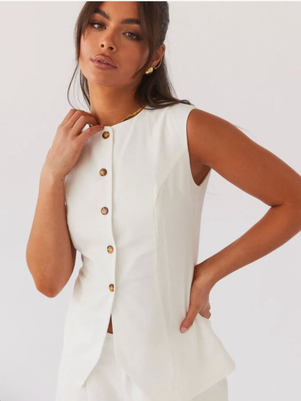 Born For Bordeaux Linen Vest - White - Picture 2 of 3
